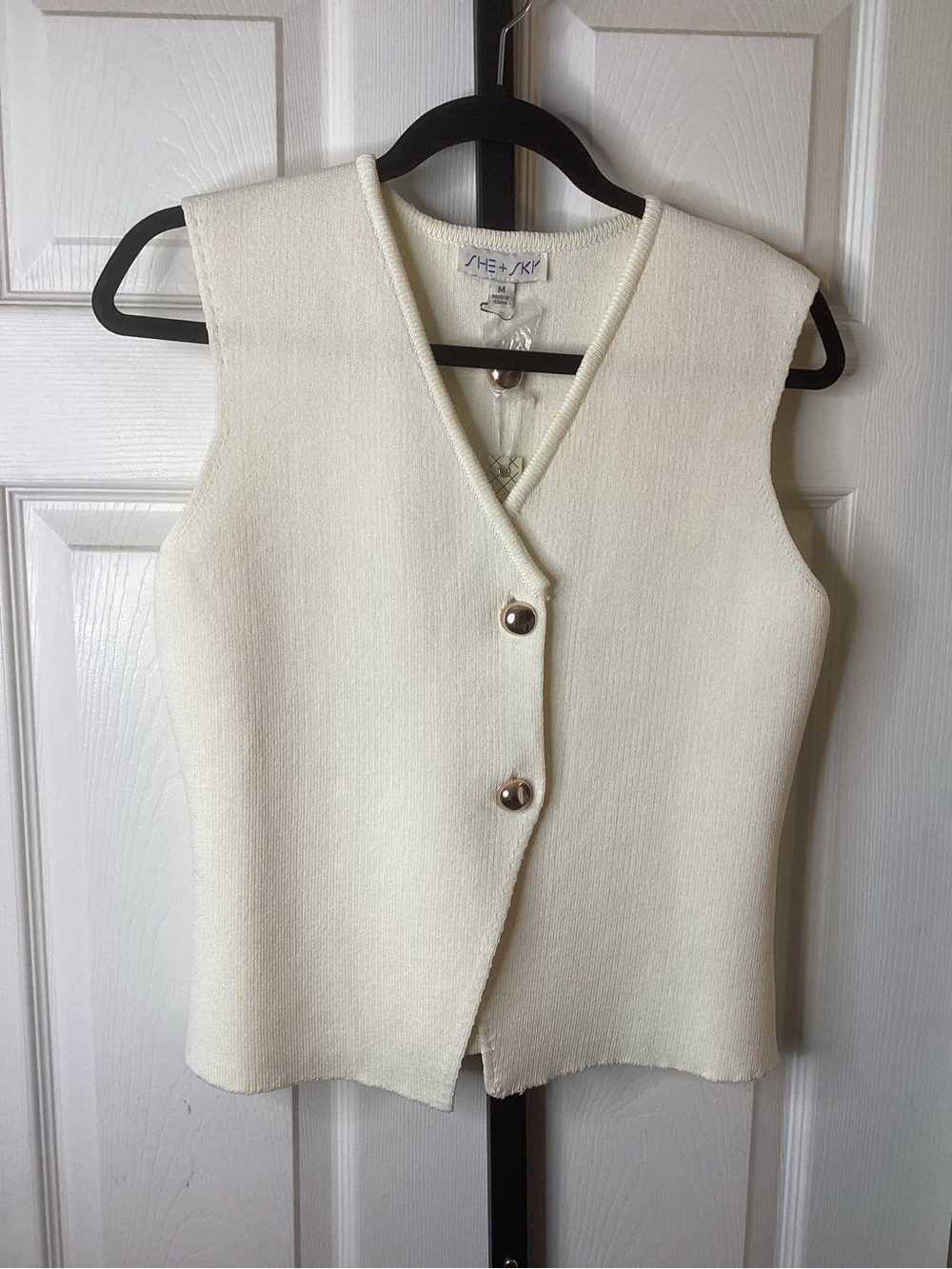 She + Sky Cream Knit Button Front Sweater Vest, size Medium, NWT
